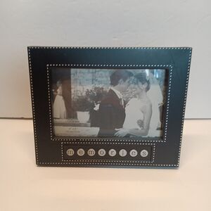 Picture Frame Black Silver Painted Border Free Standing Memories Holds 4x6 Pic